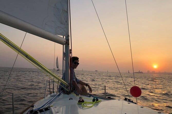 Sailing Experience in Mumbai on Mid Size Yacht - Celebrations work well here