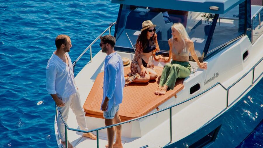 Santorini: Private Diamond 36 Motor Yacht Caldera Cruise - Who should choose this cruise