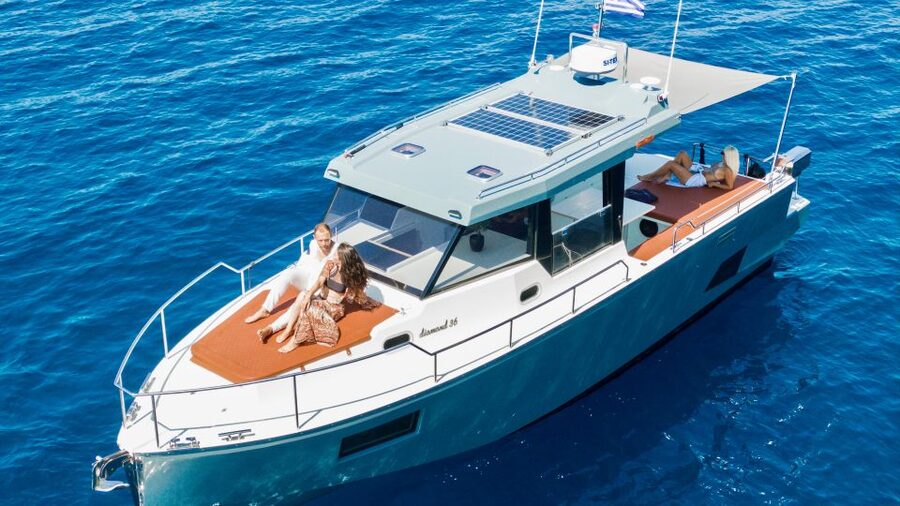 Santorini: Private Diamond 36 Motor Yacht Caldera Cruise - Thirassia and the quieter caldera