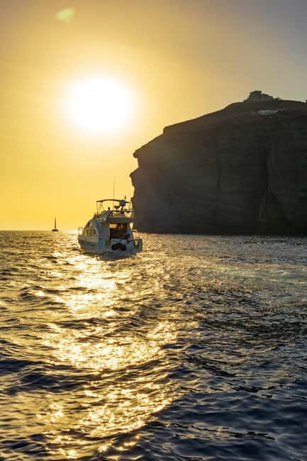 Santorini: Private Yacht Experience of Timeless Elegance - Red Beach and White Beach from the water