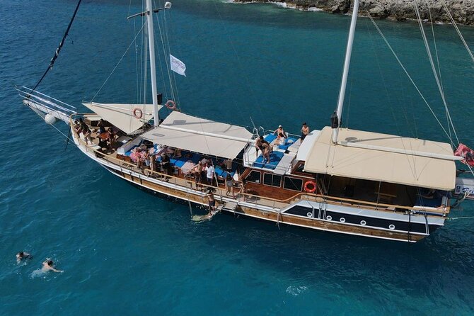 Saranda Prince Ennio-Daily Yacht Tour - What the boat day feels like between stops