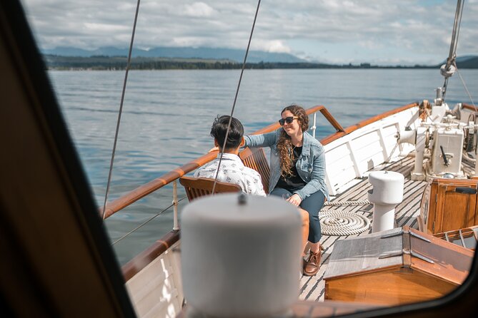 Scenic Cruise & Guided Walk on Historic Motor Yacht Lake Te Anau - The 40-minute Fiordland forest walk