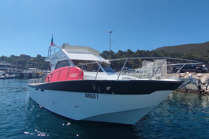 Sesimbra: Private Yacht tour in Arrábida Secret Beaches and Bays - Arrábida Natural Park from the water