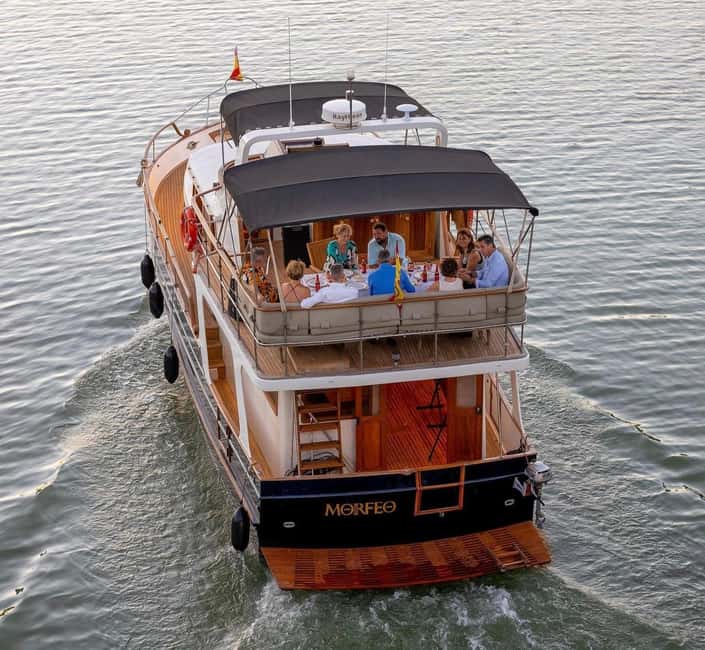 Seville: Flamenco life music Yacht Cruise, Tapas & Drinks - Leaving from Muelle New York