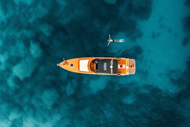 Shipwreck and Blue Caves Yacht Tour - Boat comfort and what to bring