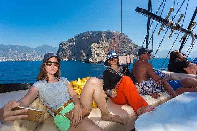 Side-Alanya: Pirate Yacht Tour (Legend Big Kral) with Lunch-Drink - What kind of boat day is the Big Kral?