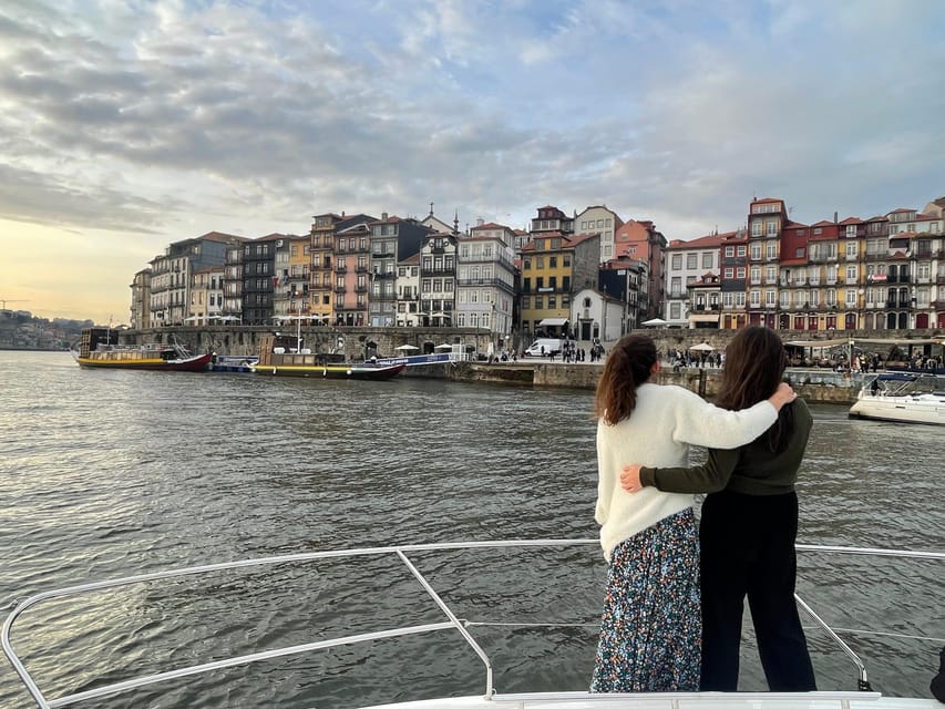 Six bridges yacht cruise on the Douro River in Porto - Starting at Marina da Afurada and Pontão C