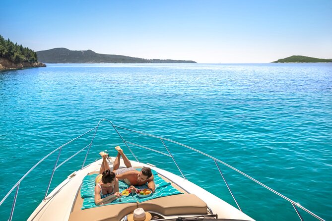 Small group tour by premium yacht to Elaphite Islands - Koločep and its three sea caves