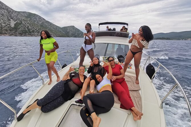 Small group tour by premium yacht to Elaphite Islands - The crew and the style of guiding
