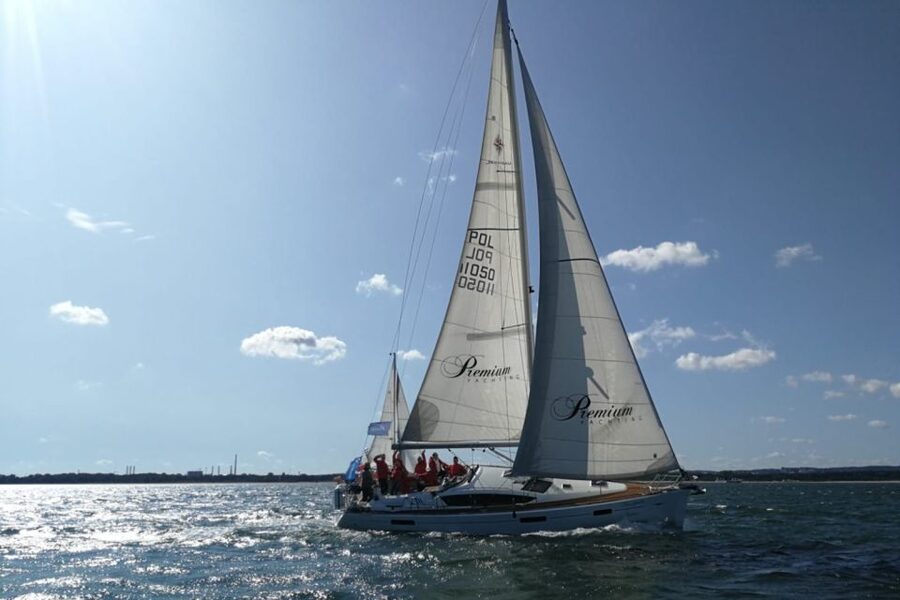 Sopot: Sunset Yachting Experience - From your hotel to Sopot Marina