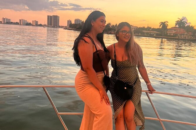 Sunset and Night Cruise of the Miami Bay Skyline on a Yacht - The first hour: watching the bay turn pink
