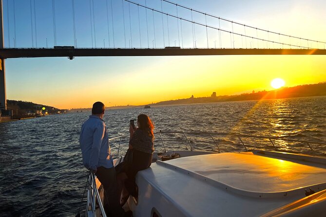 Sunset or Daytime Istanbul Guided Luxury Yacht Cruise with Snacks - Beylerbeyi Palace and Çırağan Palace