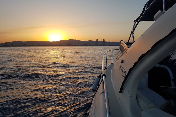Sunset yacht ride in Barcelona + snacks and drinks - Key points to know before you book