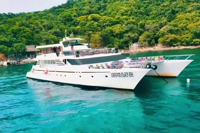 Sunsets and Whales Mega Yachts ALL INCLUSIVE: Puerto Vallarta - The timing issue you should plan around