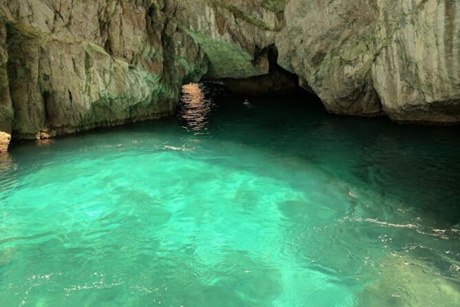 Tour of Ischia Island with Motor Yacht Rocca Corsa - A full day on Ischia begins in Forio