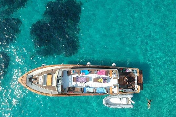 Tour of Ischia Island with Motor Yacht Rocca Corsa - The crew, commentary, and group atmosphere