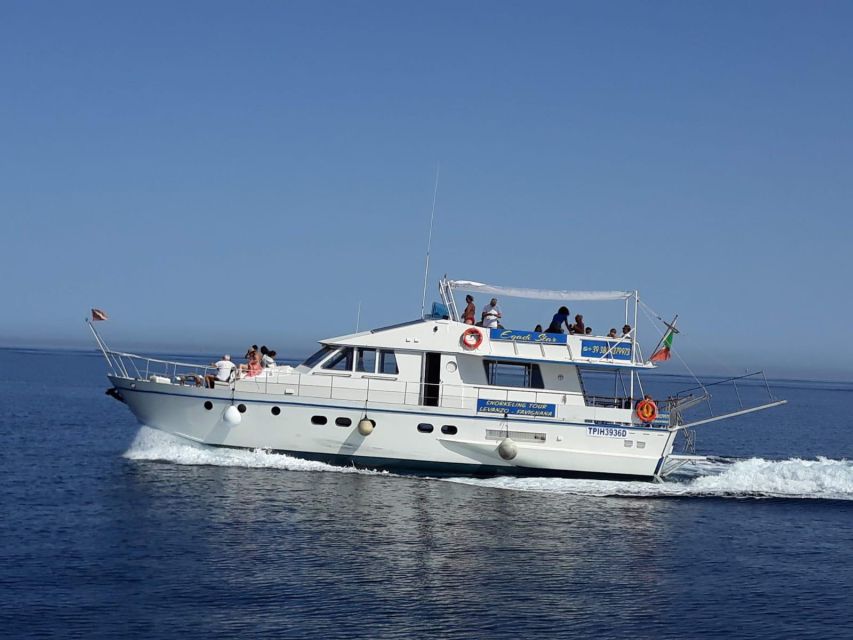 Trapani: Yacht Excursion to Levanzo and Favignana with Lunch - A sea-focused day from Trapani