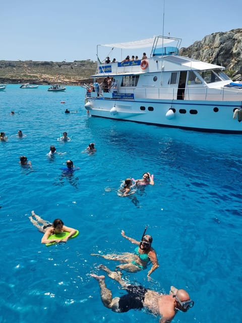 Trapani: Yacht Excursion to Levanzo and Favignana with Lunch - Levanzo: your first hour in clear water