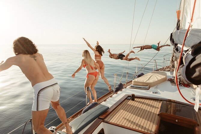 Unique 2 masts Classic Sailing Yacht in Barcelona - Key points to know before you book