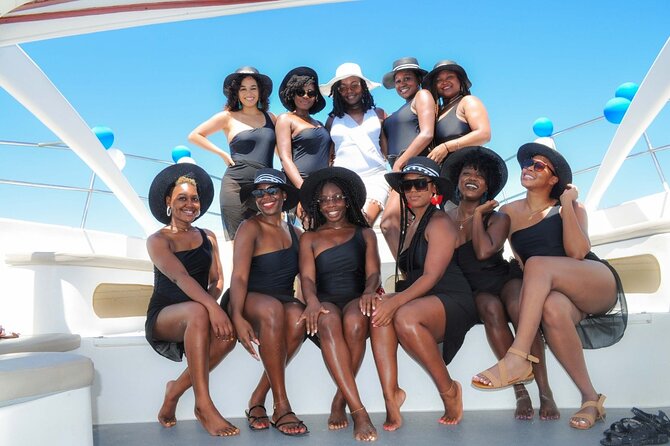 VIP Premium Yacht -Party Boat-Brunch - Open bar, snacks, and tropical drinks