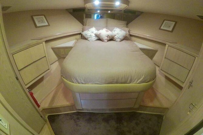 VIP YACHT up to 28 passengers - Isla mujeres snorkel - What the crew and boat service add