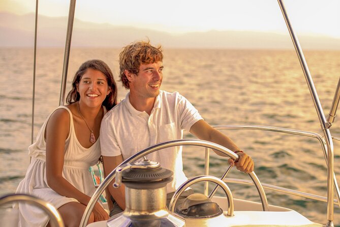 Whale Watching & Arch Catamaran Cruise in Cabo San Lucas - Choosing between the 1:00 pm and 5:00 pm boats