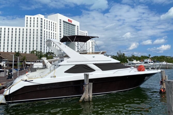 Yacht 48ft Rental in Cancun for up to 15 people - Playa Norte is the longer-trip reward