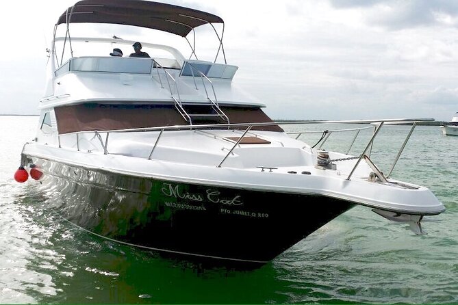 Yacht 48ft Rental in Cancun for up to 15 people - What is included, and what you should budget for
