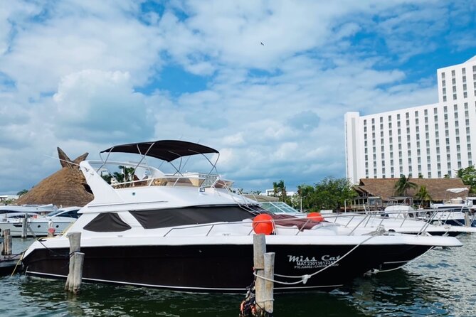 Yacht 48ft Rental in Cancun for up to 15 people - Sunset Marina keeps the meeting point straightforward