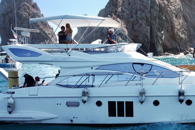 Yacht Azimut for rent in Cabo San Lucas - Swimming and snorkeling at Pelican Rock