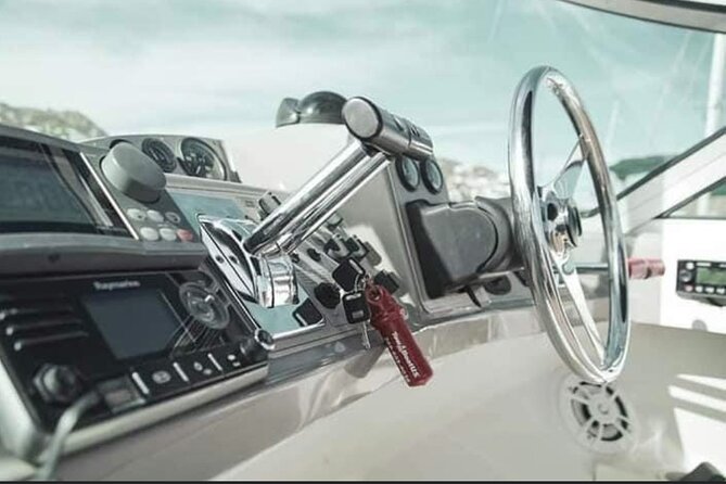 Yacht Carver - Luxury Private Yacht Tour - A private start from Cabo Marina