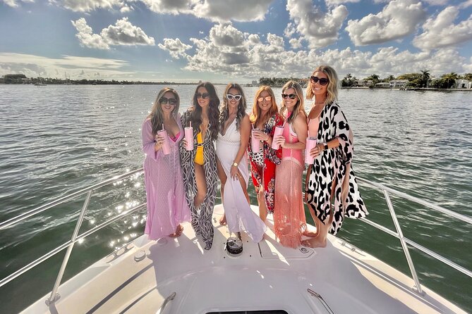 Yacht Charter in Palm Beach with Crew - What the four-hour cruise feels like