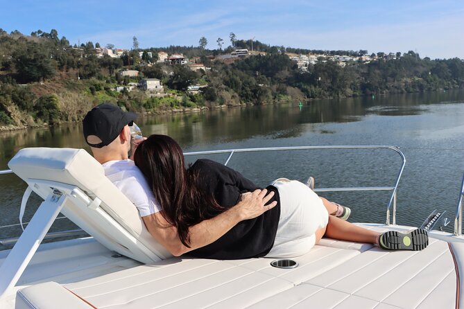 Yacht Cruise Excursion to 6 Bridges on the Douro - What the small group changes