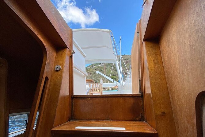 Yacht excursion Shalimar IV - Two hours in Favignana port