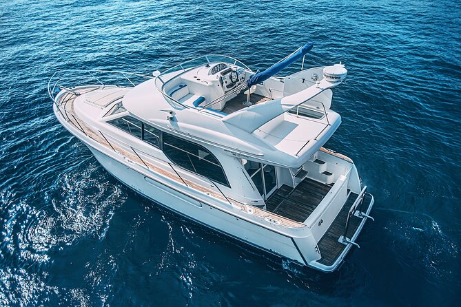 Yacht Meridian 40FT Best Private Rental in Cancun - A private yacht day built around Isla Mujeres