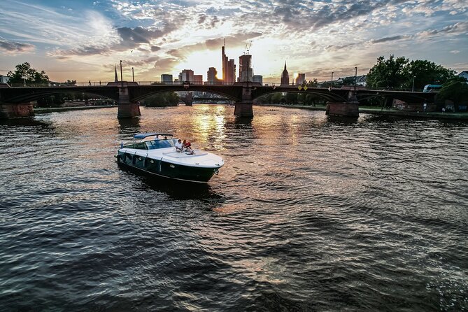 Yacht Tour in Frankfurt for up to 12 Guests - Passing Holbeinsteg and the Eiserner Steg