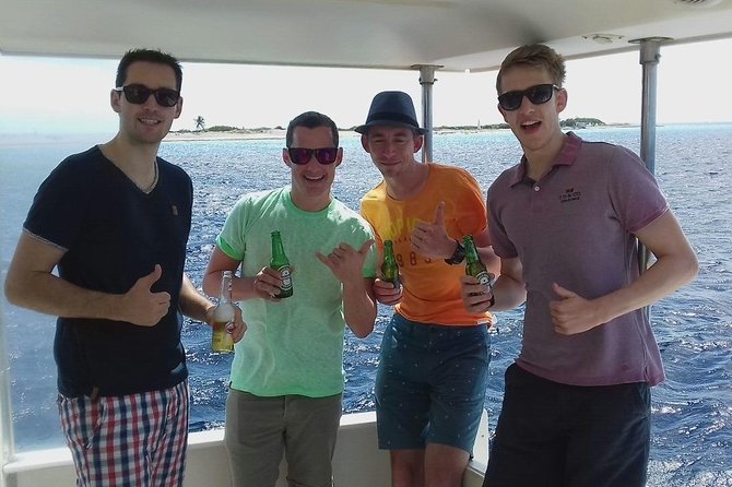 Yacht tour with local guide & snorkeling activities - Setting out from Kralendijk