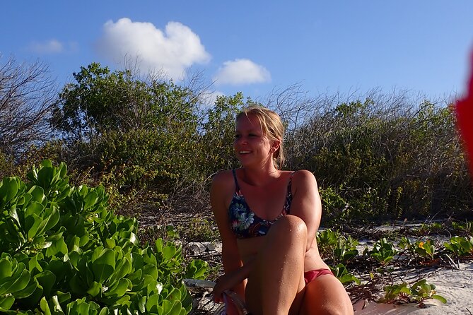 Yacht tour with local guide & snorkeling activities - Local stories, flying fish, and the feeling of Bonaire