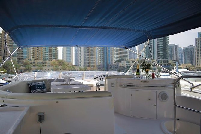 Yacht Trip Dubai : Book 56 ft Premium Yacht up to 21 people - The sail shape of Burj Al Arab