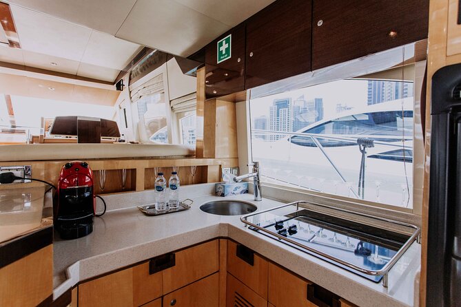 Yacht Trip Dubai : Book 56 ft Premium Yacht up to 21 people - Atlantis Hotel and the wider coastal route