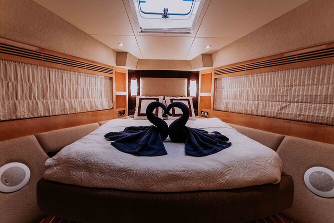 Yacht Trip Dubai : Book 56 ft Premium Yacht up to 21 people - What is included on the yacht
