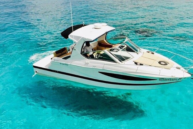 Yacht with visit to heaven cie service snorkell included - A private yacht, with one important space question