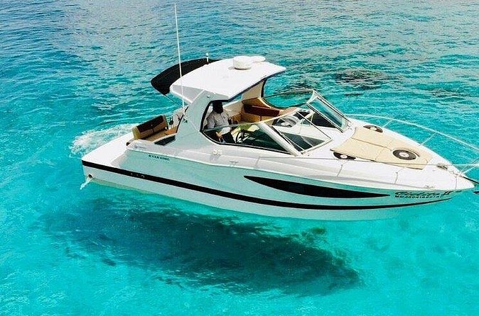 Yacht with visit to heaven cie service snorkell included - Premium drinks and a full spread on board