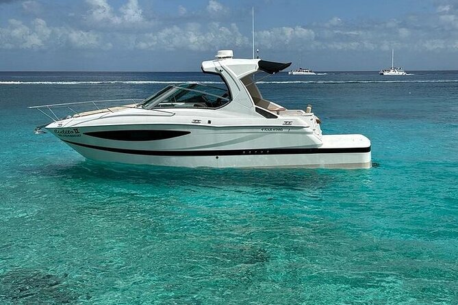 Yacht with visit to heaven cie service snorkell included - Snorkeling over Cozumel’s coral reef
