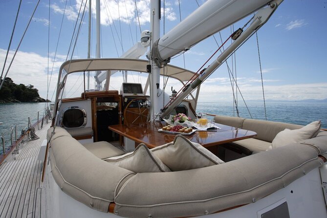 Yonder Star Sailing Yacht - The half-day cruise: polished, scenic, and time efficient